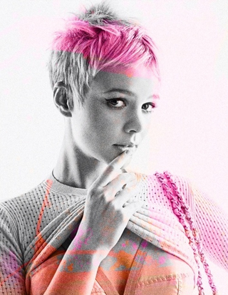 Illustration for article titled Carey Mulligan Told "Marry A Banker" Rather Than Act